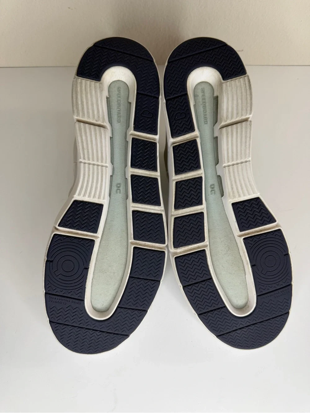 On THE ROGER Clubhouse Glacier Gray Shoes Tennis Sneakers Men Size 47 US 12